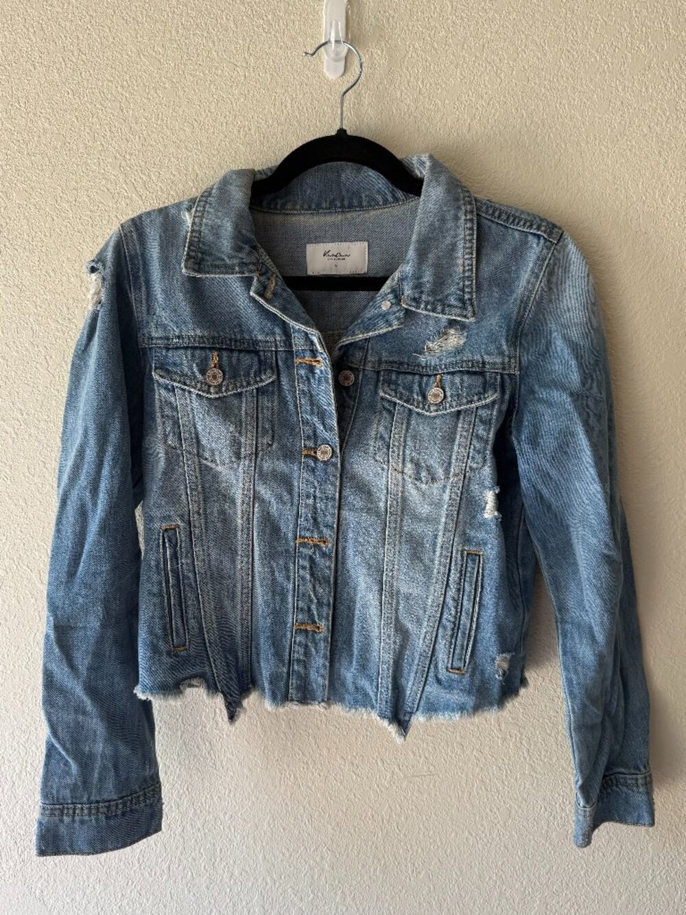 KanCan cropped distressed denim jacket, size M, NWOT